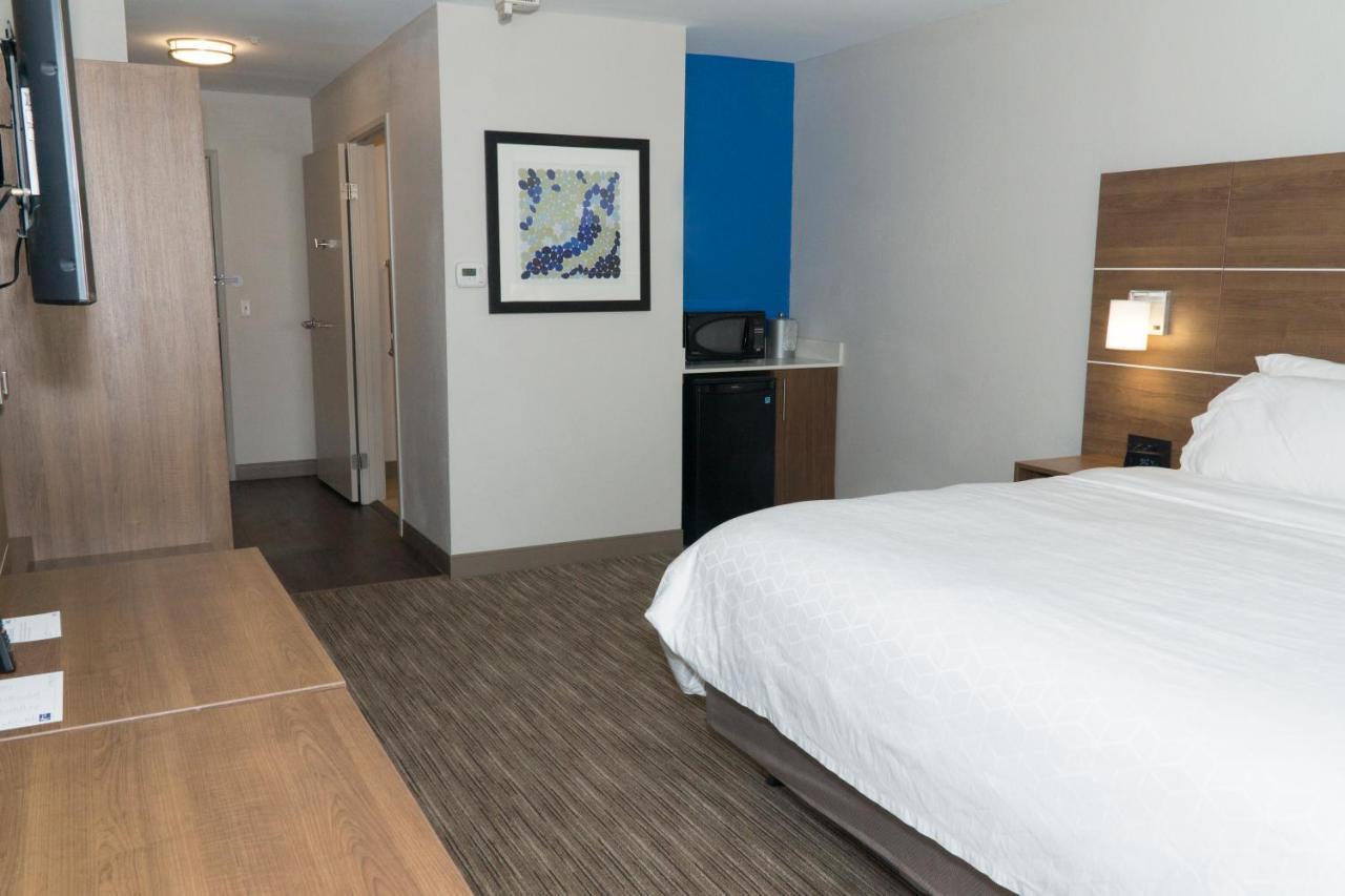 Holiday Inn Express Hotel & Suites Madison By Ihg Dış mekan fotoğraf