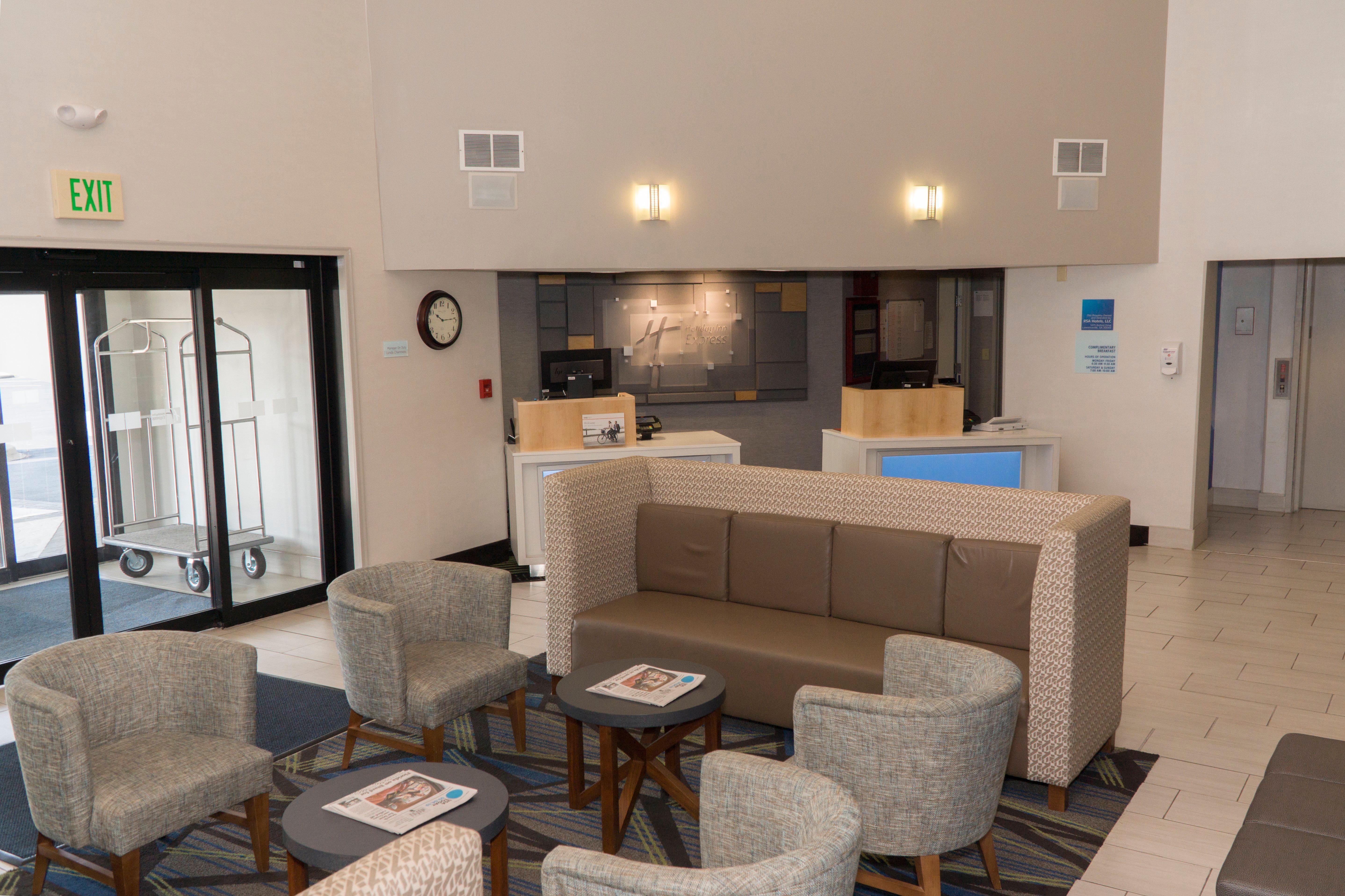 Holiday Inn Express Hotel & Suites Madison By Ihg Dış mekan fotoğraf